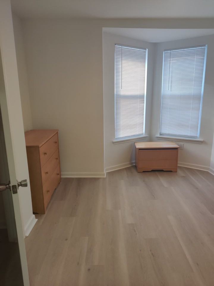 1523 N 30th St #1 - Photo 4 of 10