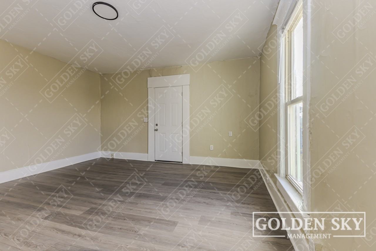 646 North Mulberry Street - 2Unit 2 #2 - Photo 7 of 10