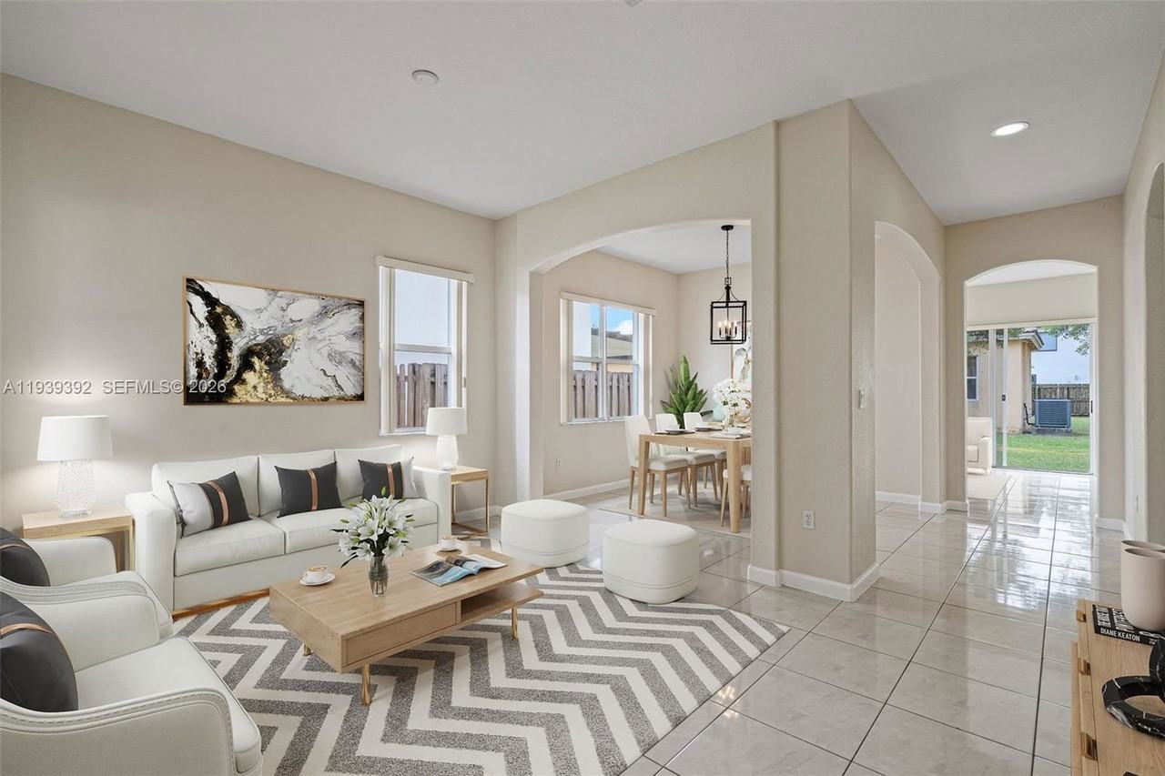 1924 Se 17th Ct - Photo 3 of 8