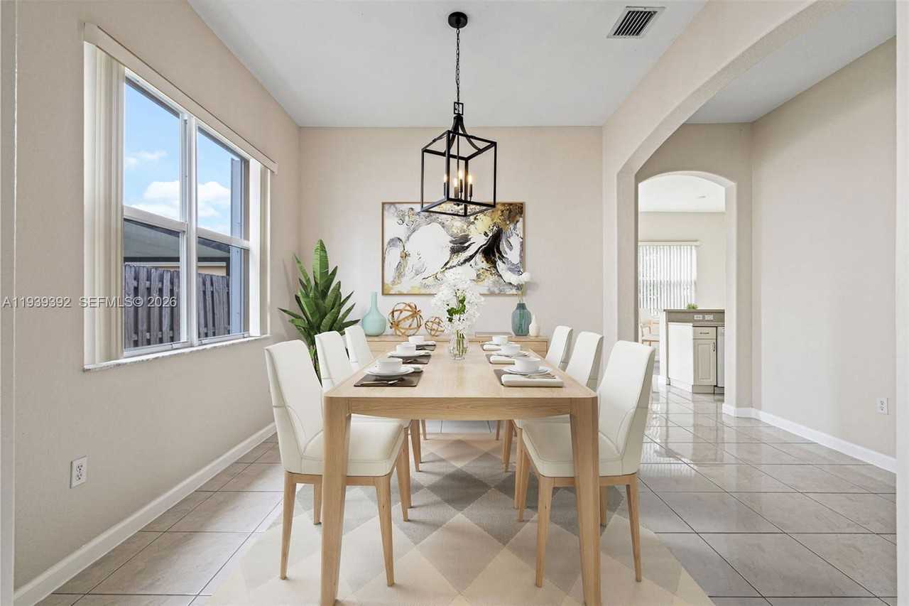 1924 Se 17th Ct - Photo 5 of 8