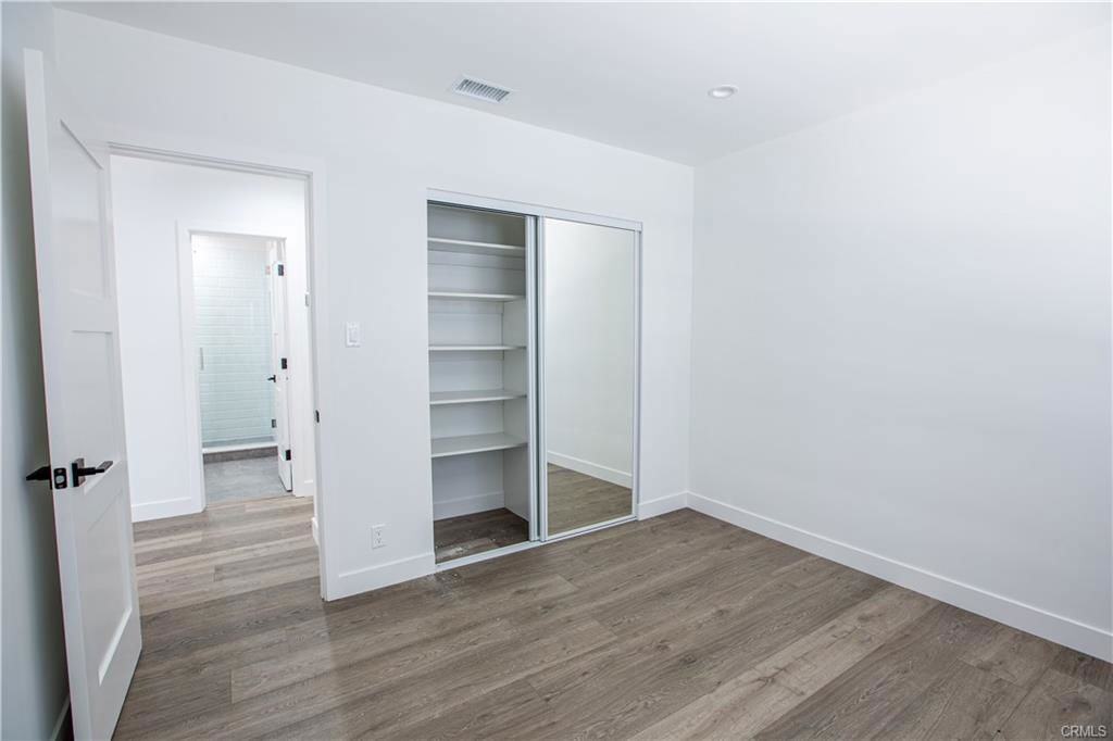 19503 Cantara St - Photo 4 of 8