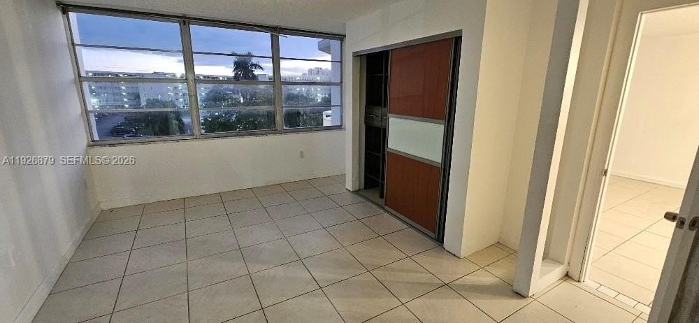 18031 Biscayne Blvd #303 - Photo 7 of 37