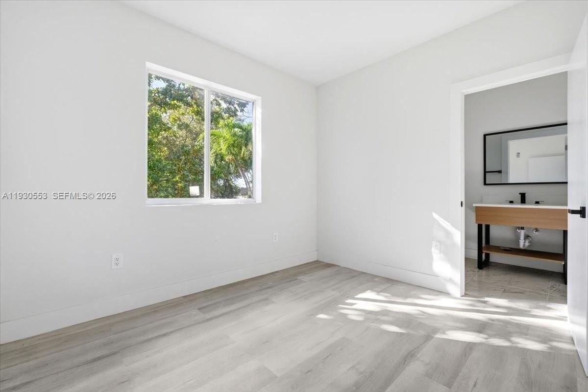 1126 Nw 28th St #1126 - Photo 5 of 26