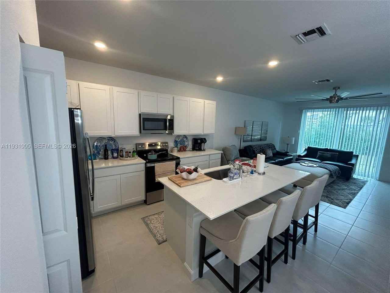 345 Se Crossoak Ln #0 - Photo 2 of 16