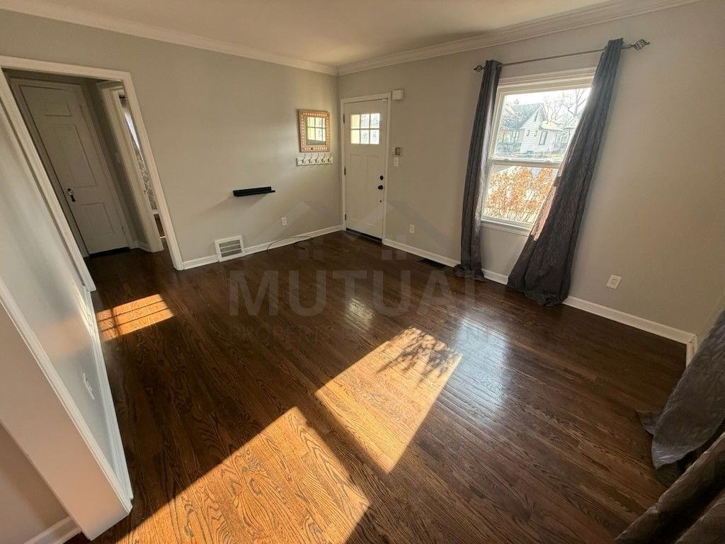 389 Channing St - Photo 2 of 8