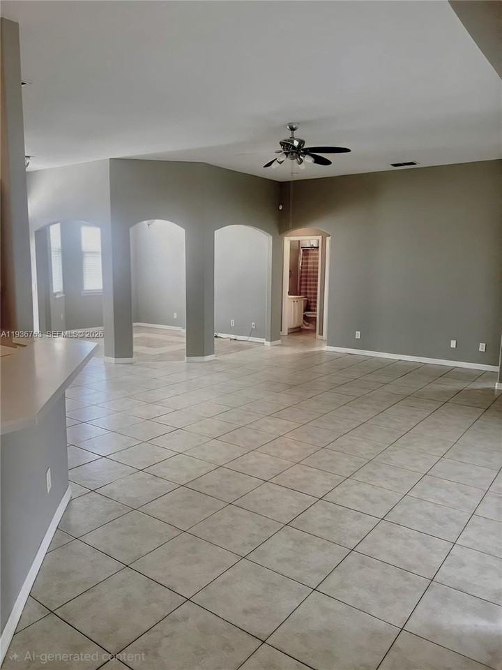 2050 Se Franciscan St - Photo 2 of 18