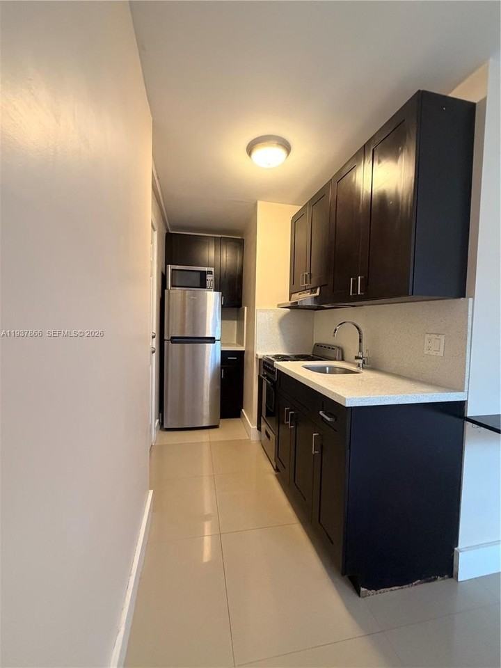 15337 Sw 62nd Ter #B - Photo 3 of 9