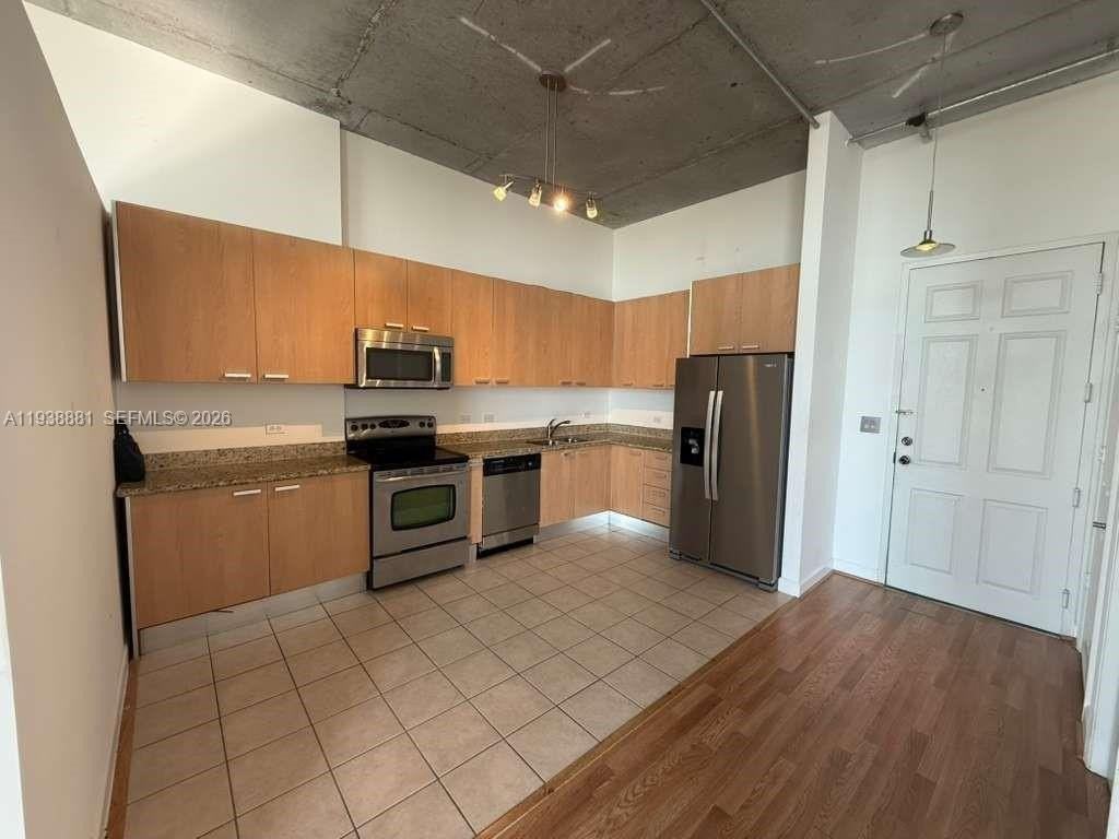 2100 Van Buren St #501 - Photo 2 of 12