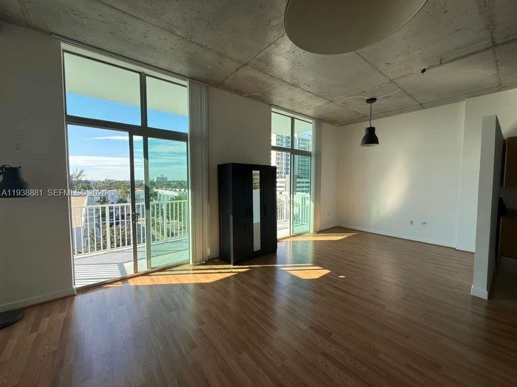 2100 Van Buren St #501 - Photo 7 of 12