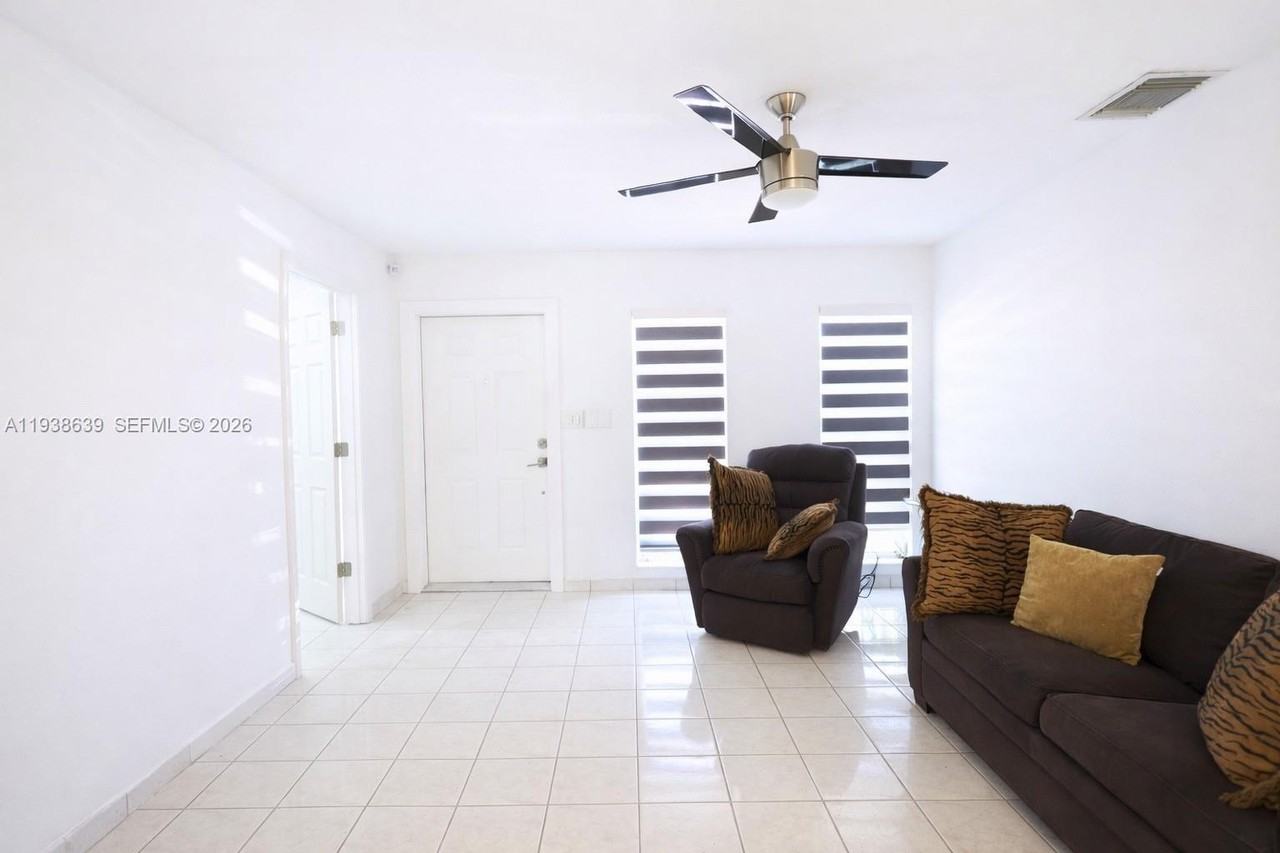 4306 Sw 131st Ave - Photo 2 of 8