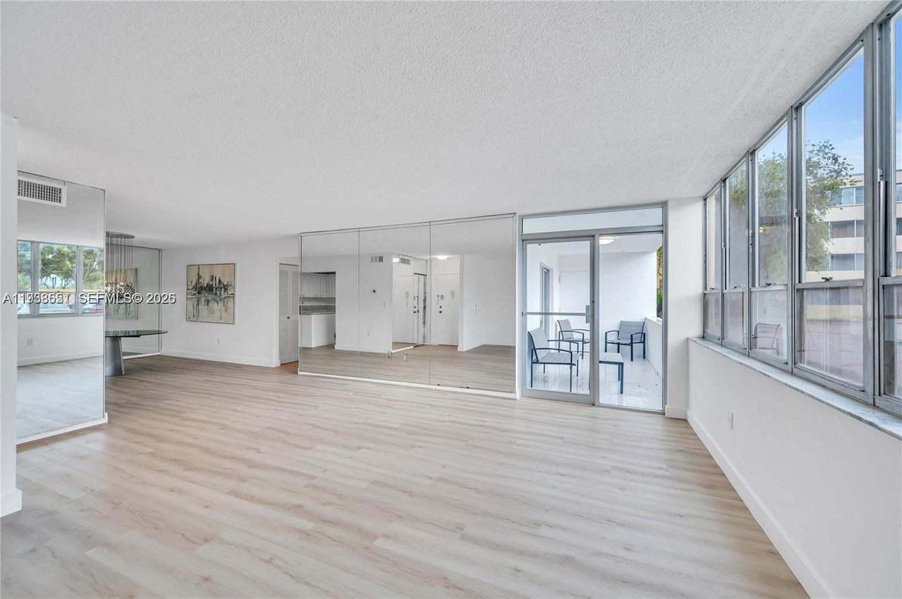 6861 Sw 147th Ave #1H - Photo 6 of 8