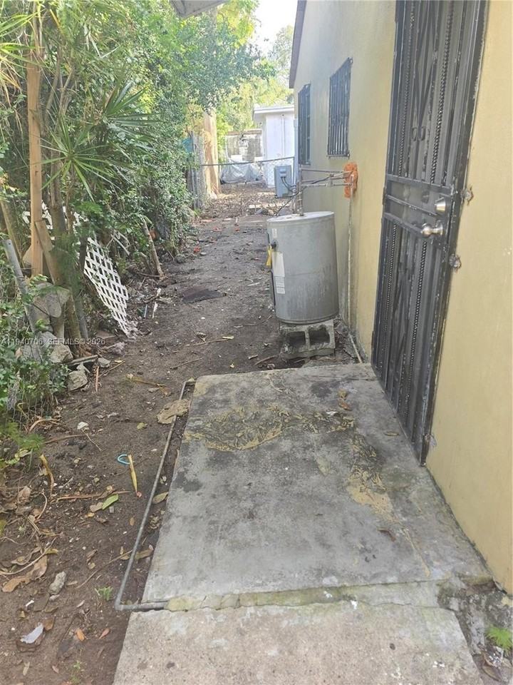 143 Nw 69th St #3 - Photo 7 of 7