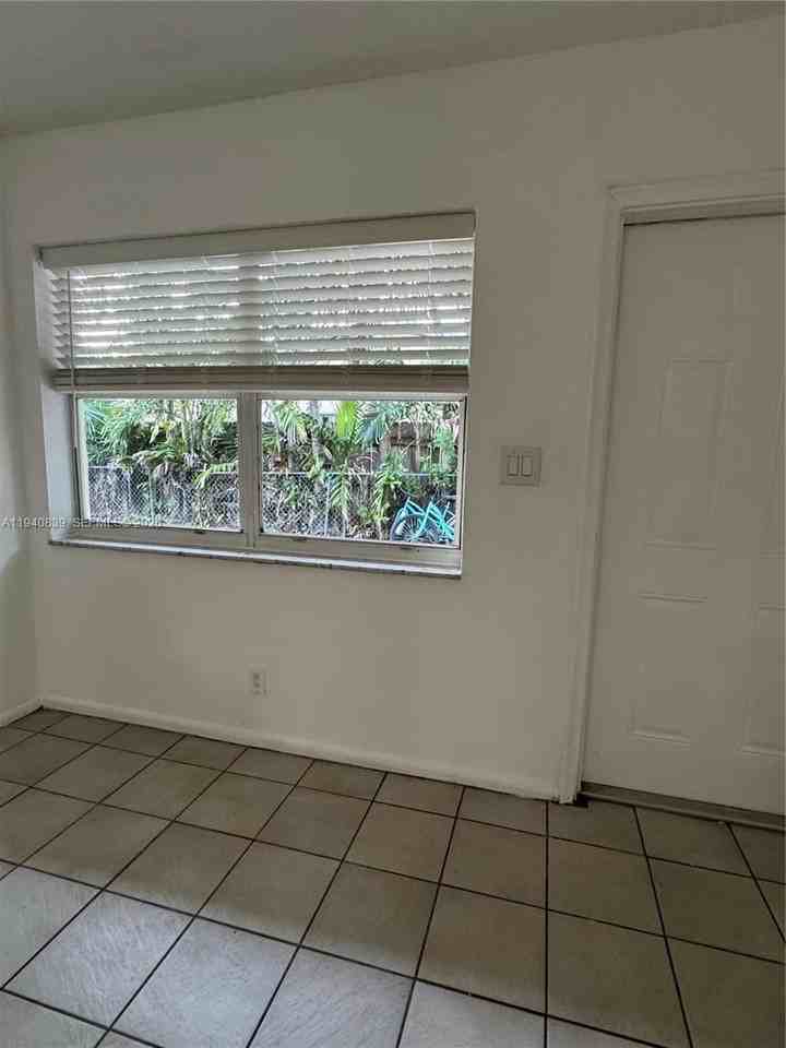 212 Ne 41st St #212 - Photo 6 of 23