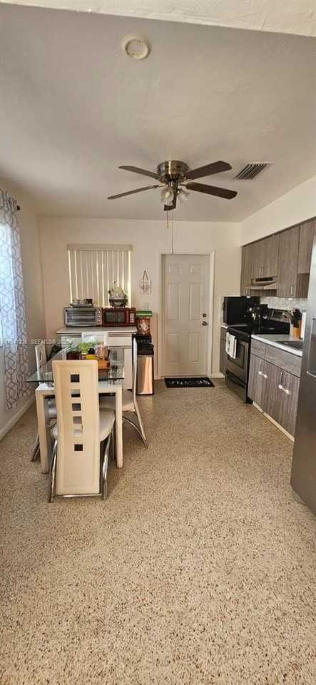 3423 Nw Flagler Ter #3423 - Photo 6 of 14