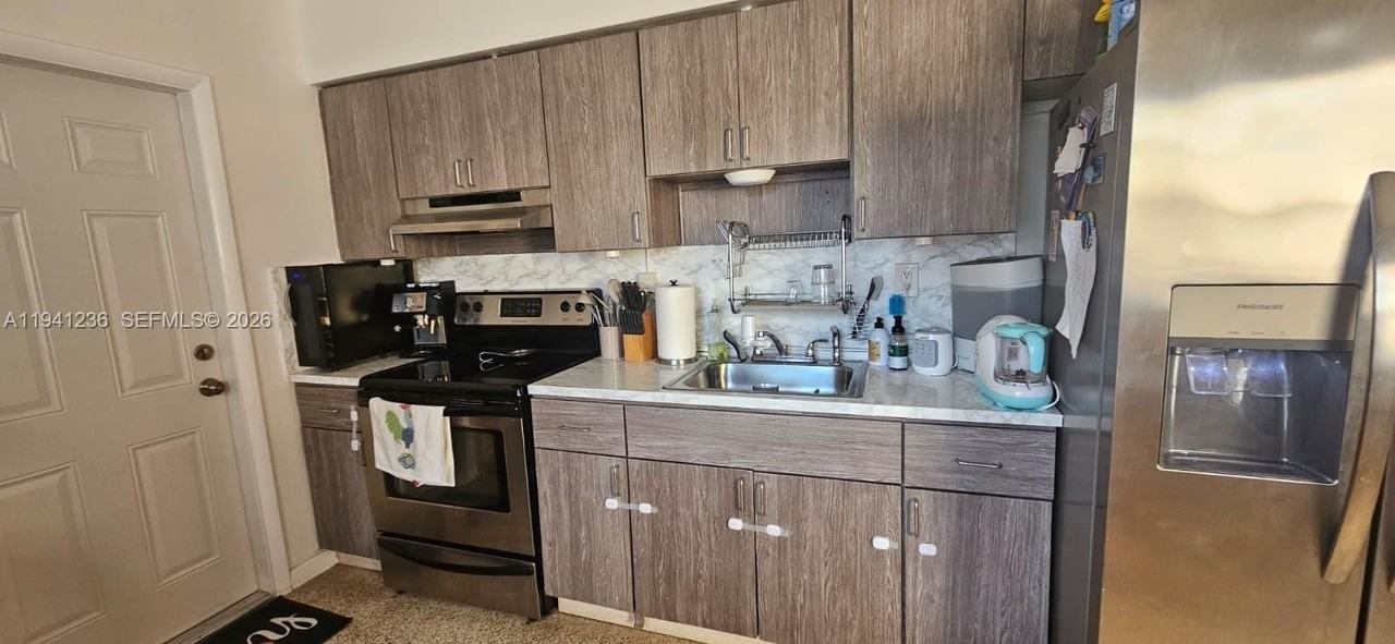 3423 Nw Flagler Ter #3423 - Photo 7 of 14