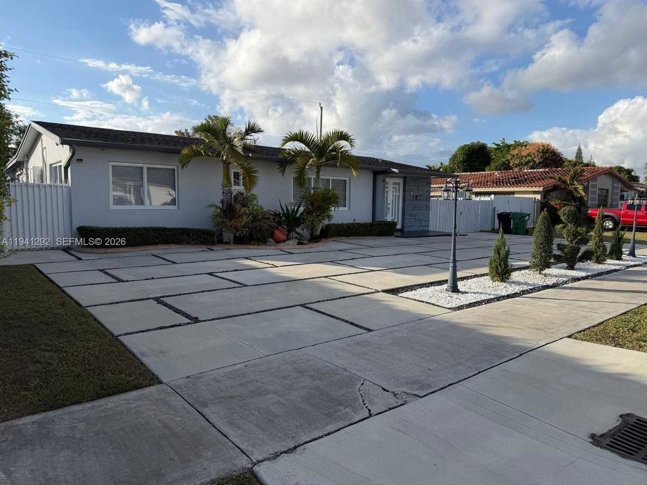 3030 Sw 96th Ave #0 - Photo 2 of 33