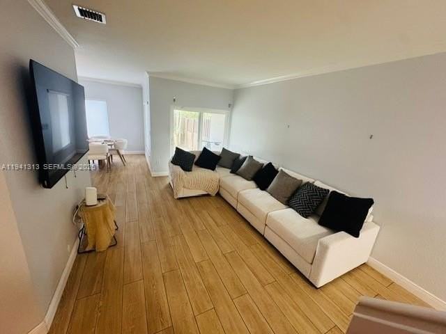 10919 Nw 67th Ter - Photo 4 of 28