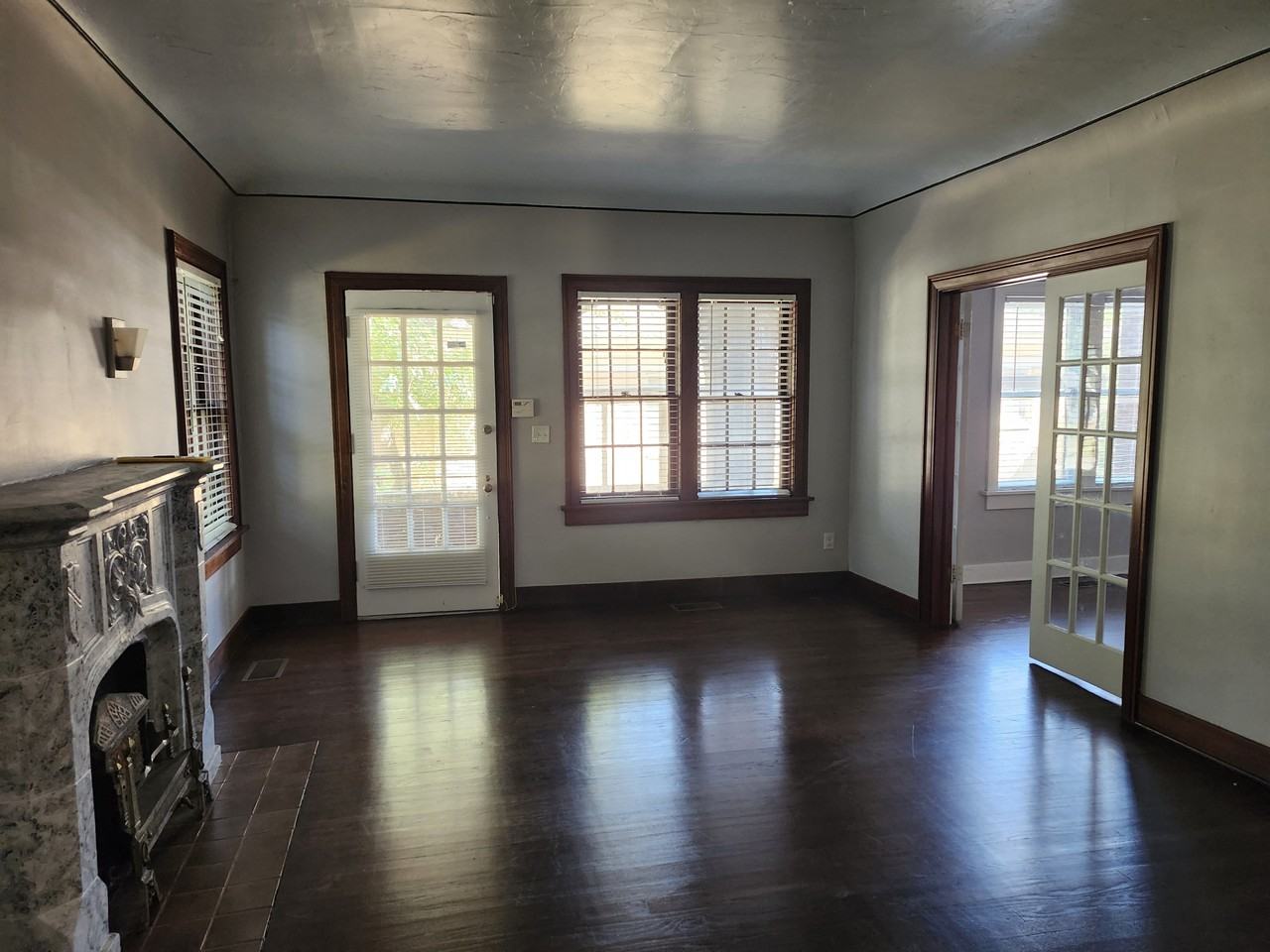 1008 Nw 34th St #1 - Photo 2 of 9