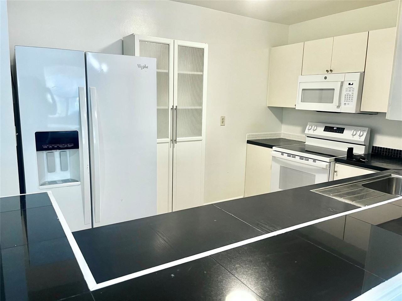 4394 Nw 9th Ave #21-2A - Photo 4 of 8