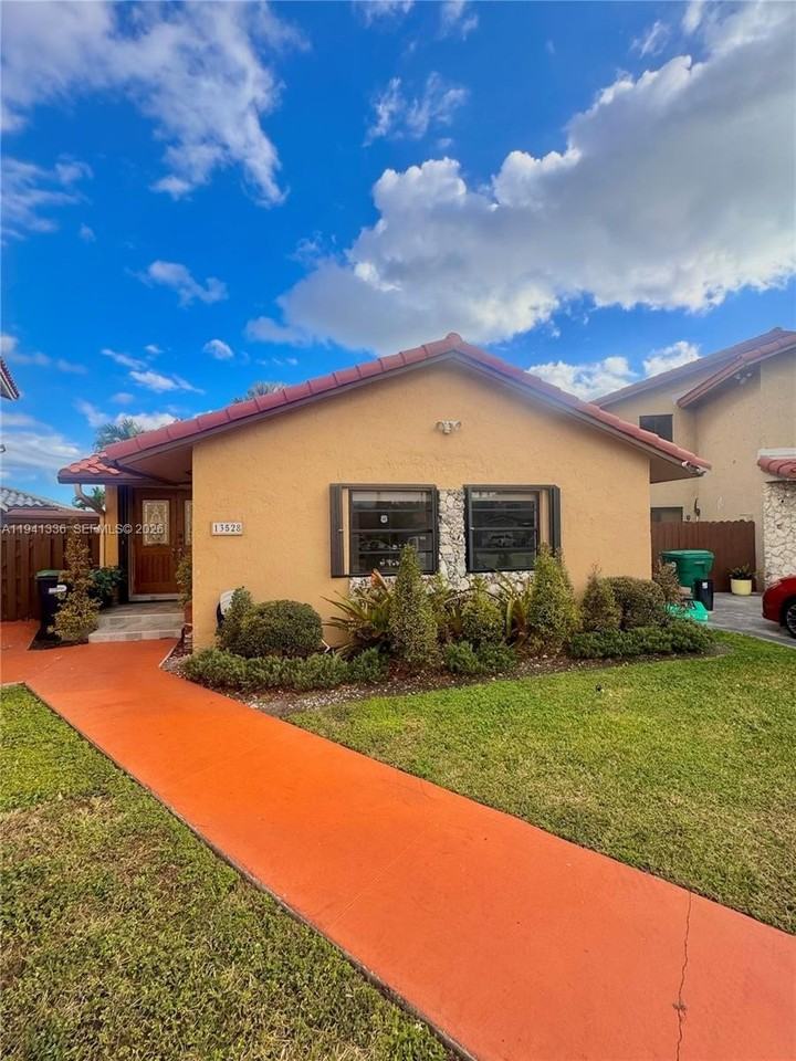 13528 Sw 9th Ln #0 - Photo 2 of 26