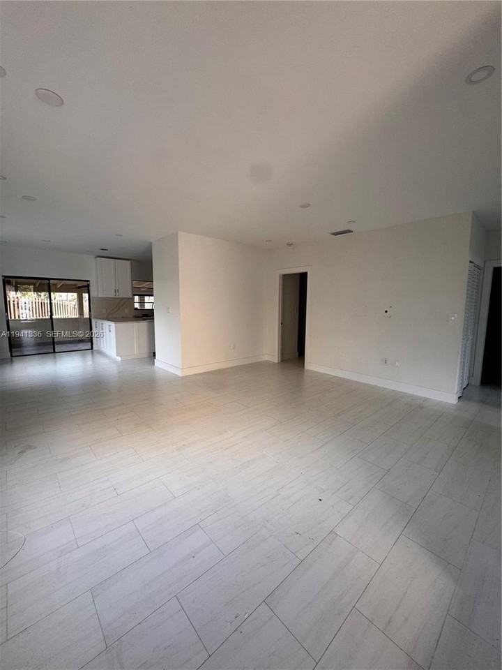 13528 Sw 9th Ln #0 - Photo 7 of 26