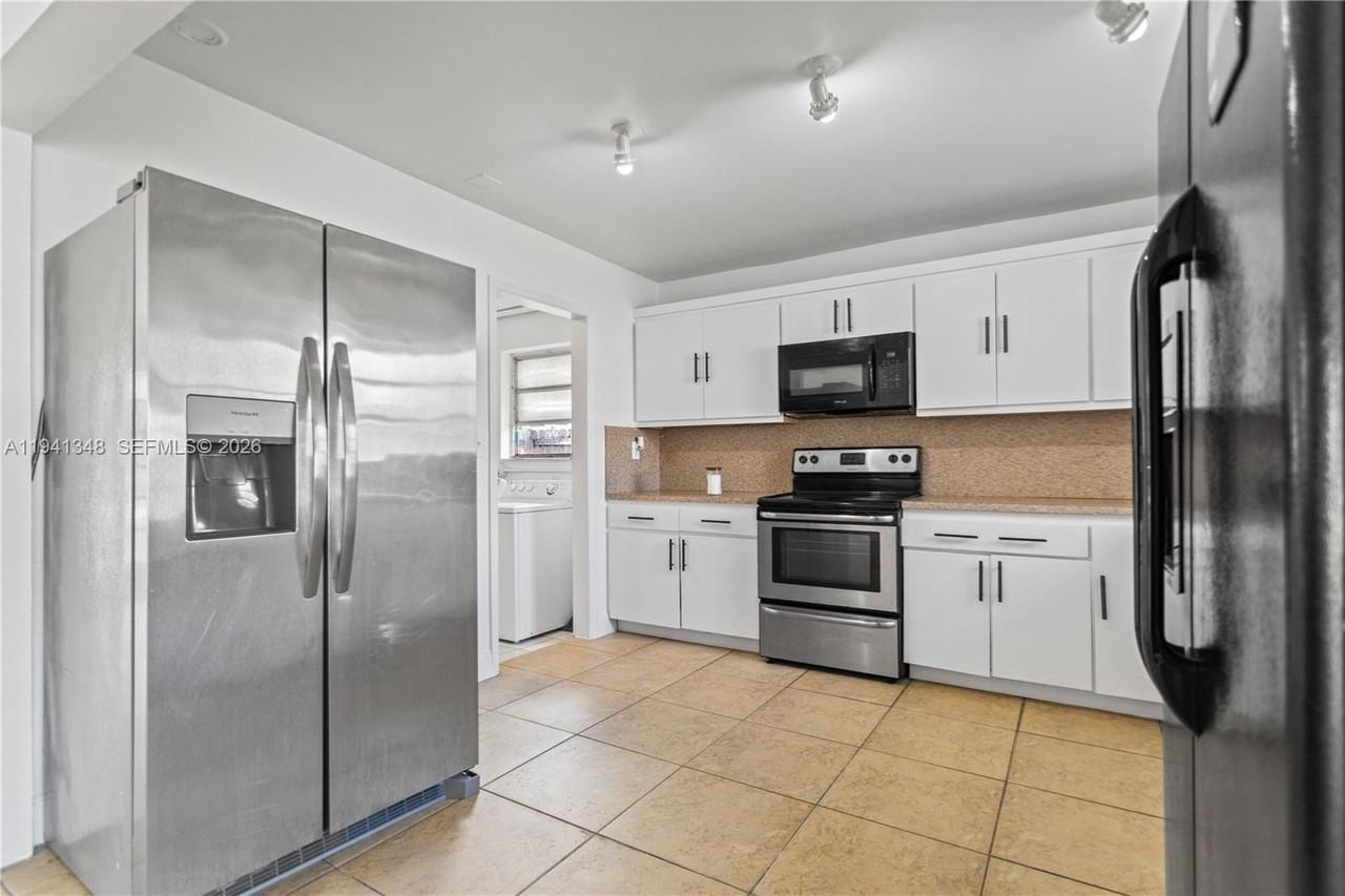 3253 Pierce St #0 - Photo 6 of 50