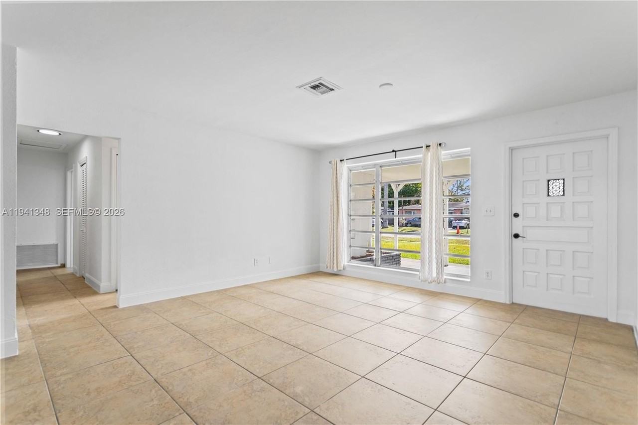 3253 Pierce St #0 - Photo 7 of 50