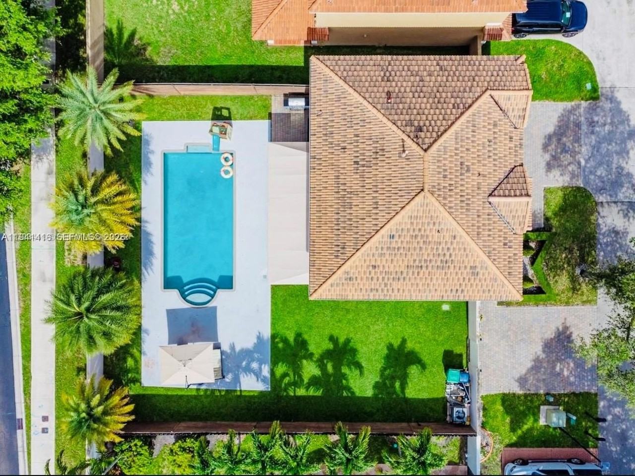 8826 Nw 189th Ter - Photo 6 of 37