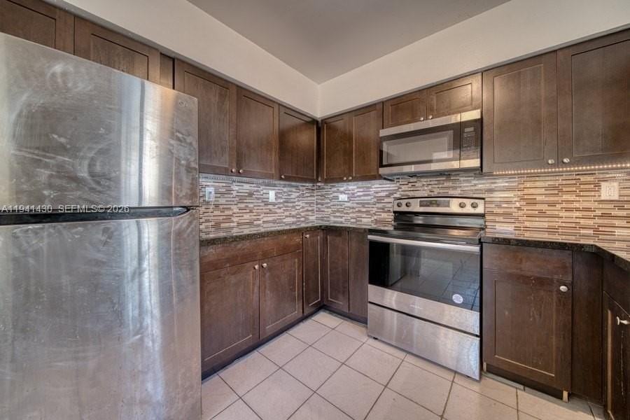 12220 Ne Miami Pl - Photo 3 of 33