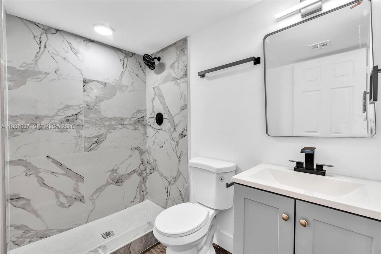 801 Sw 15th Ave #30 - Photo 4 of 6