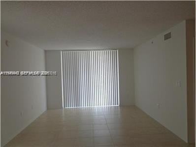 520 Sw 111th Ave #102 - Photo 5 of 17