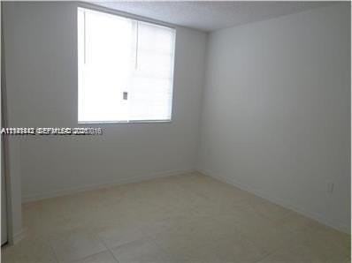 520 Sw 111th Ave #102 - Photo 6 of 17