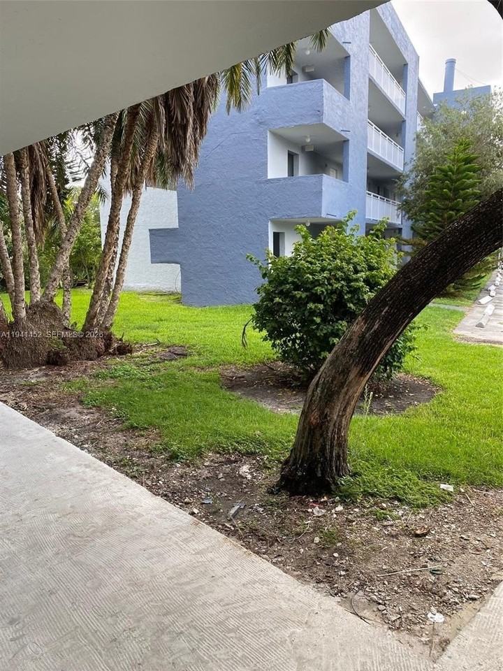 9373 Fontainebleau Blvd #K122 - Photo 7 of 29