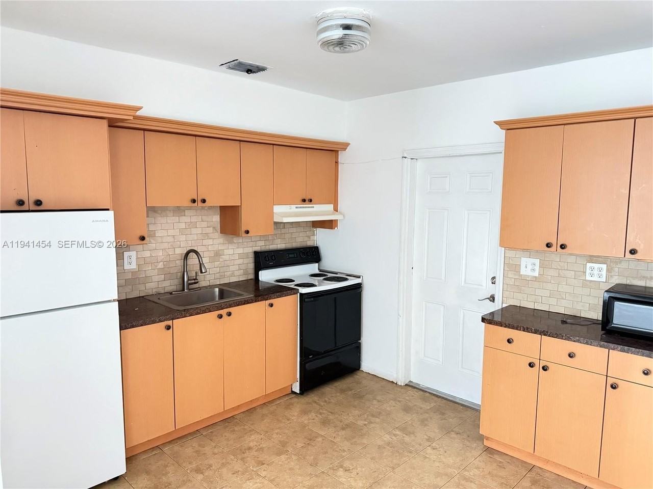 5817 Nw 37th St #5817 - Photo 5 of 13