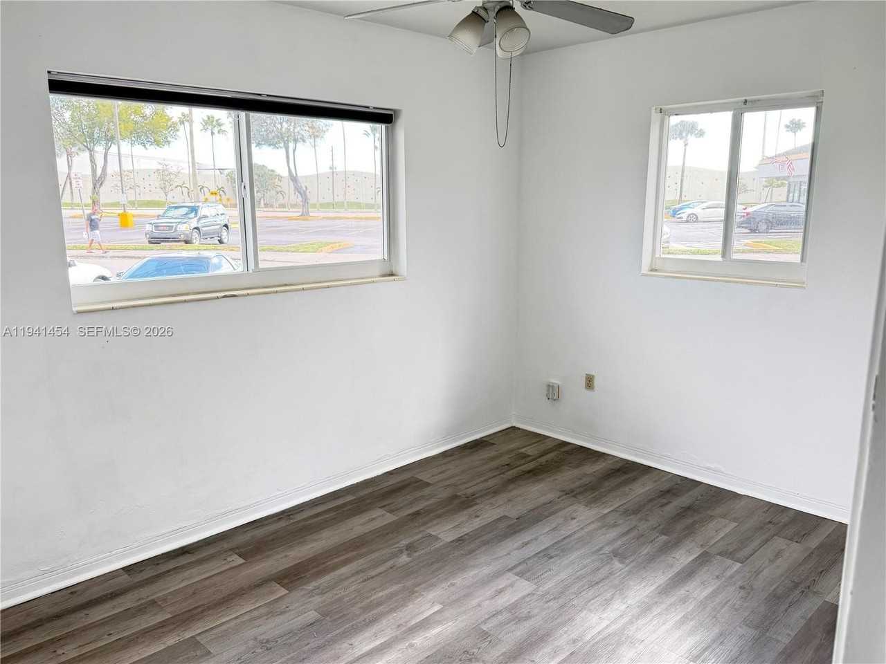 5817 Nw 37th St #5817 - Photo 7 of 13