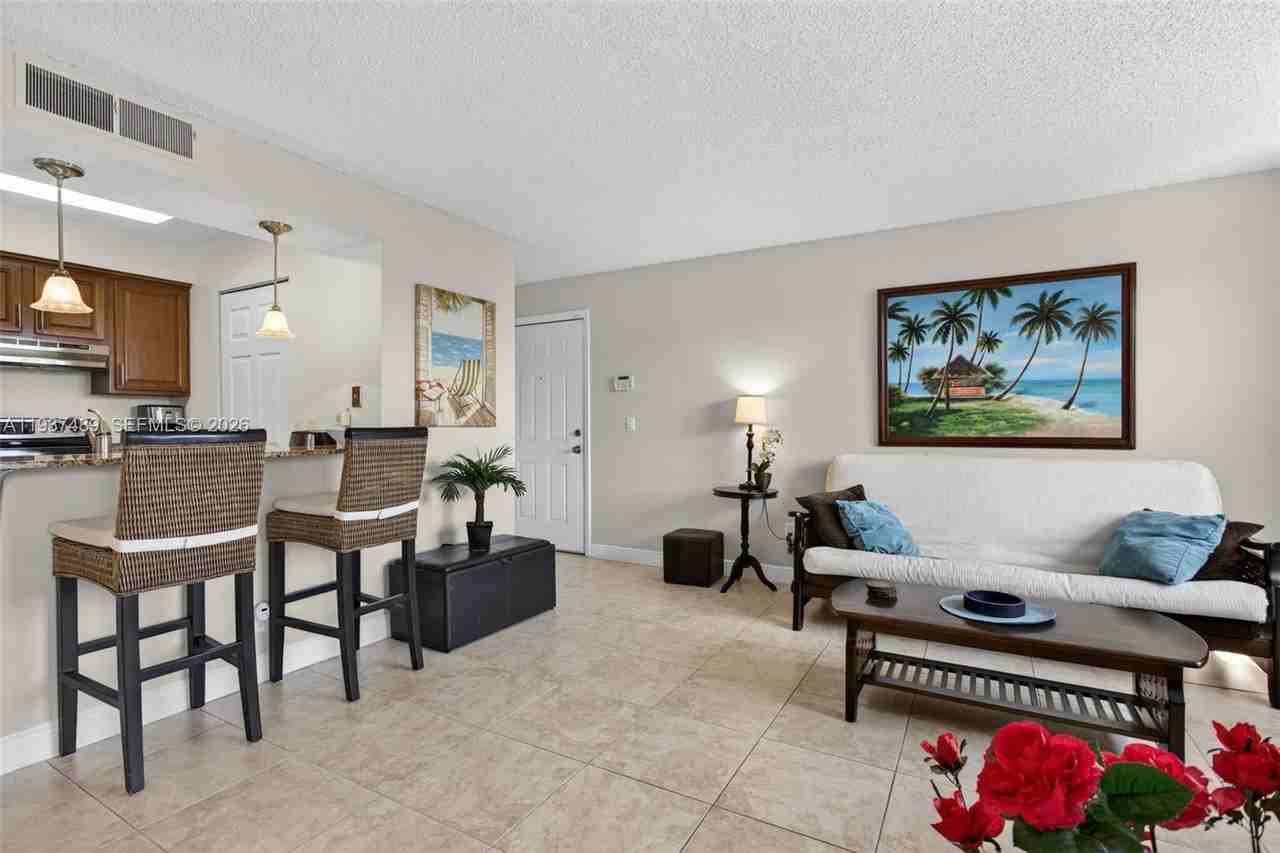 1249 Sw 46th Ave #1416 - Photo 4 of 8