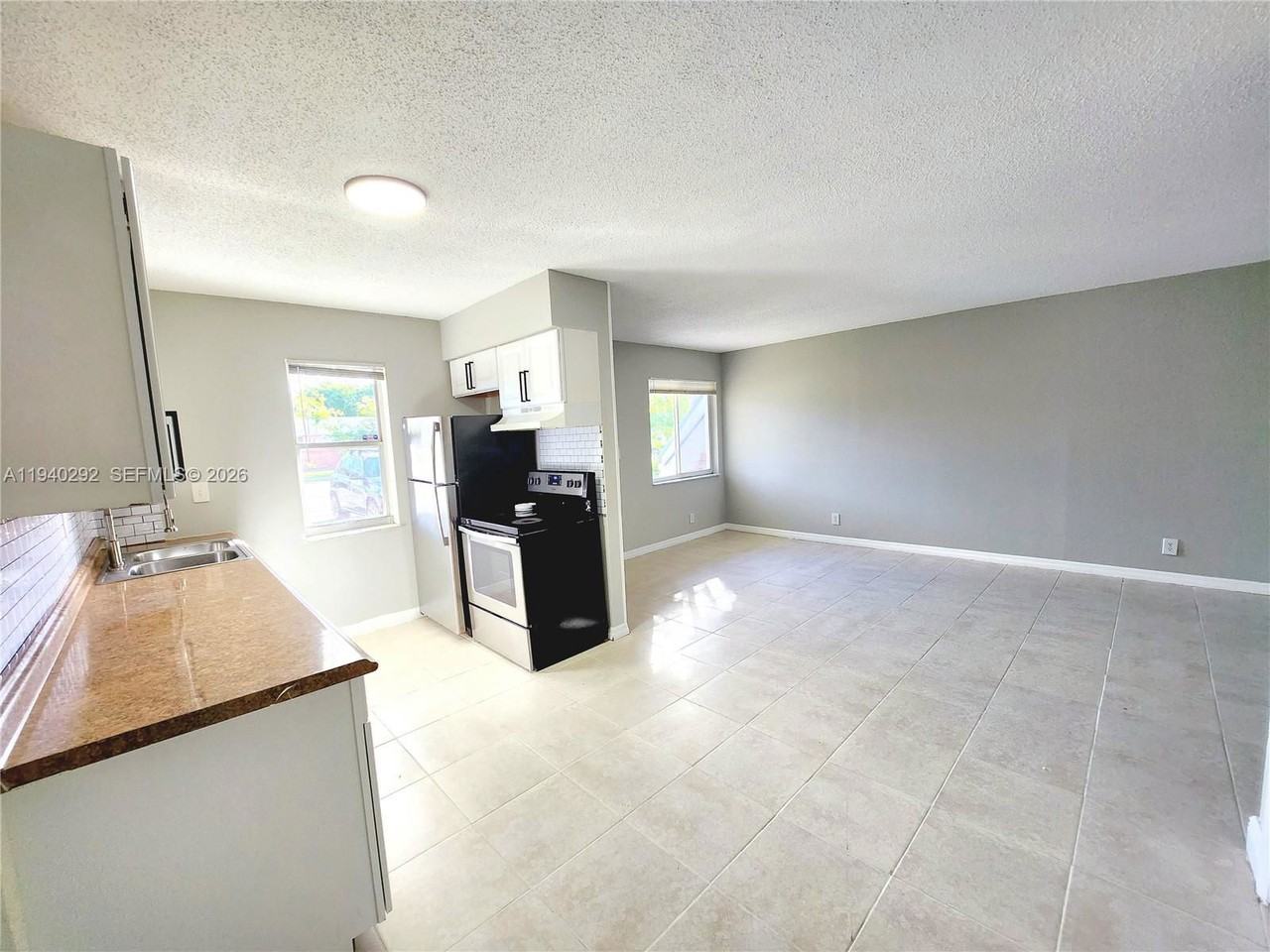 191 Sw 15th St #102 - Photo 7 of 8