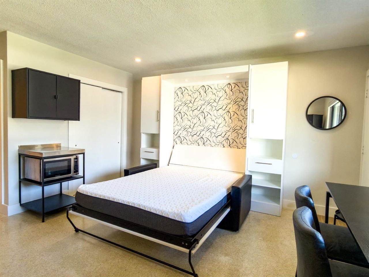 47 Ne 16th Pl #3 - Photo 4 of 8