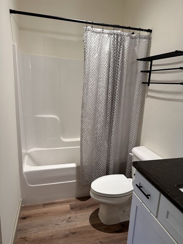 125 Cayuga St #B - Photo 7 of 13