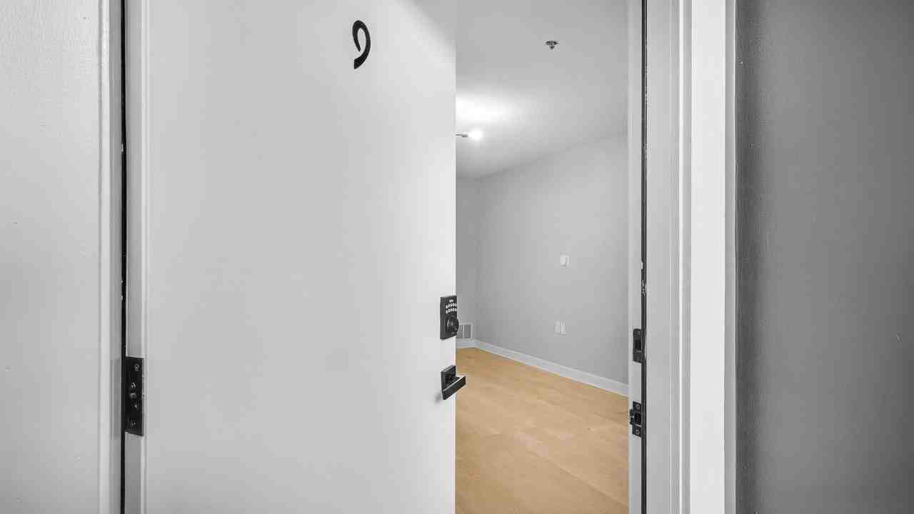 4434 Trumbull-2 #4434-2 - Photo 2 of 28