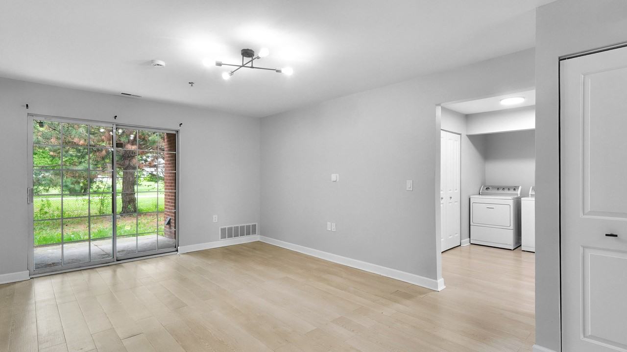 4434 Trumbull-2 #4434-2 - Photo 3 of 28