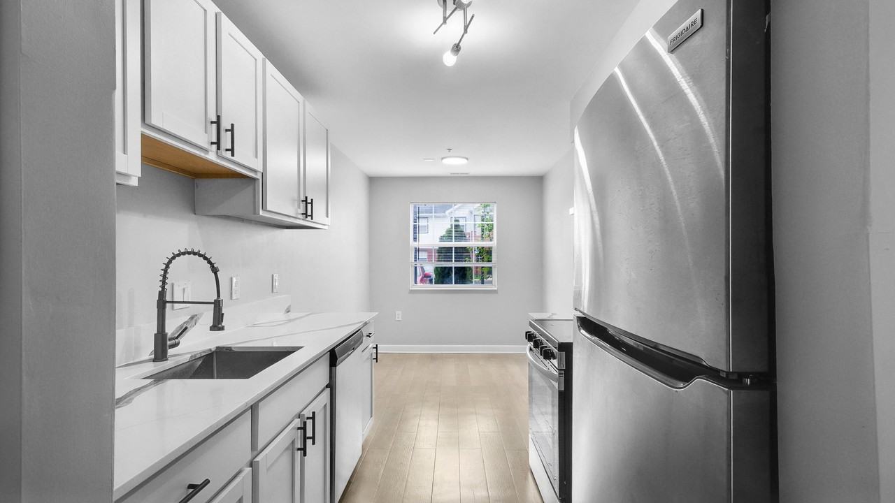 4434 Trumbull-2 #4434-2 - Photo 6 of 28