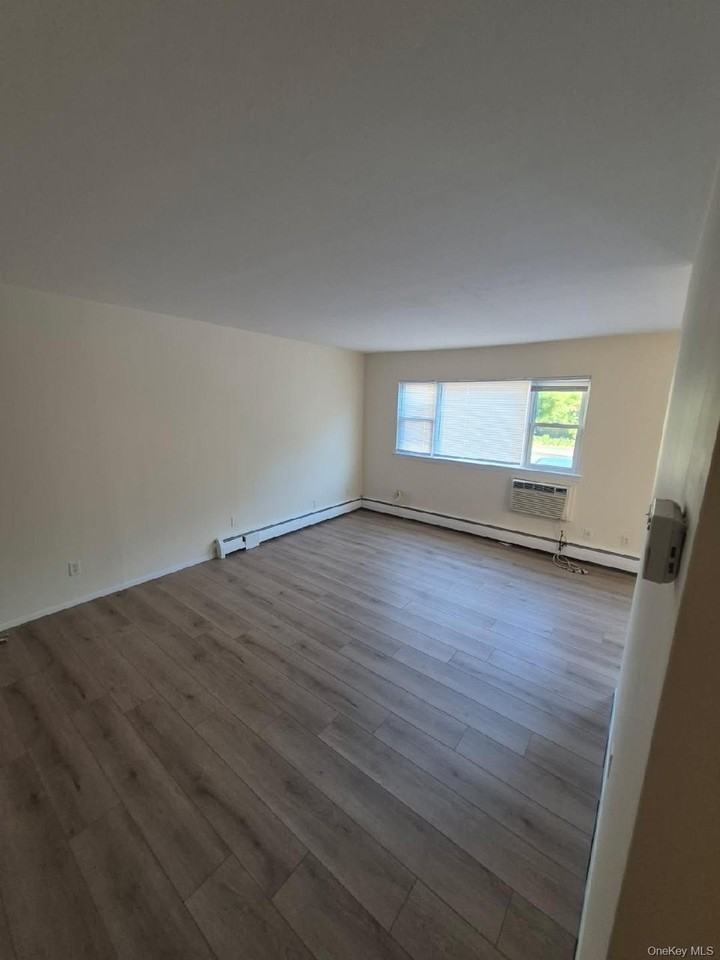 58 S Clinton Ave - Photo 5 of 9