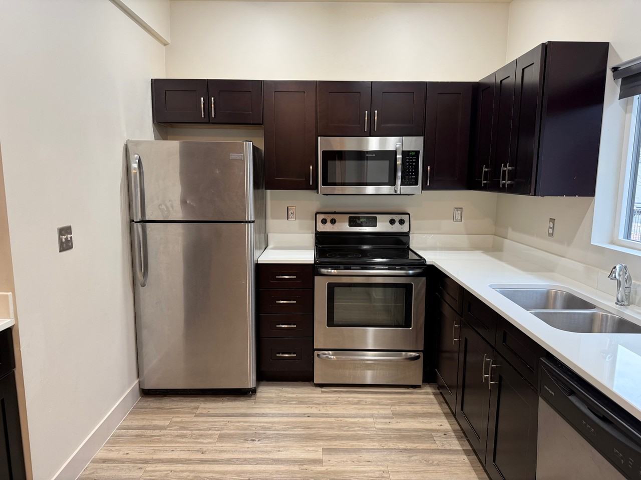 1716 S St - Photo 7 of 20