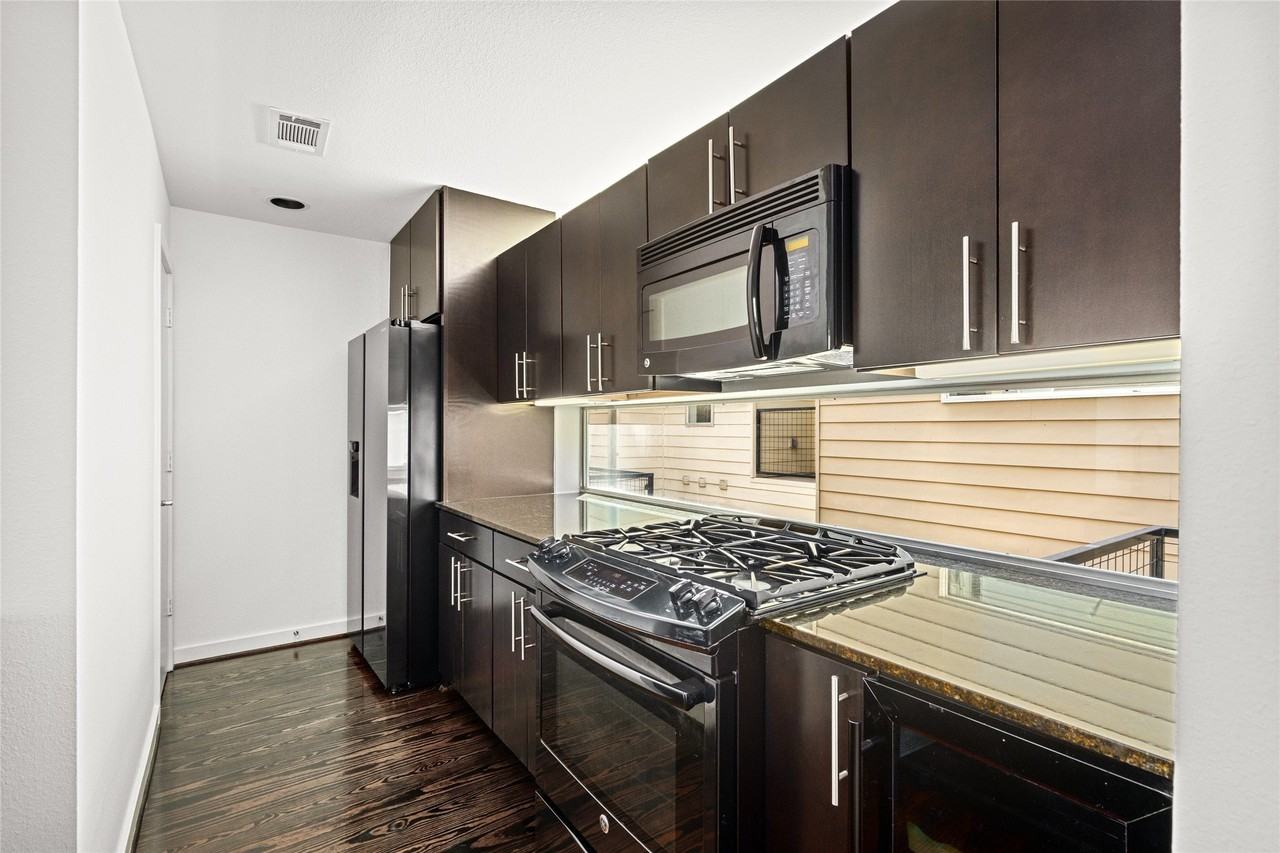 2924 Cline St - Photo 6 of 19