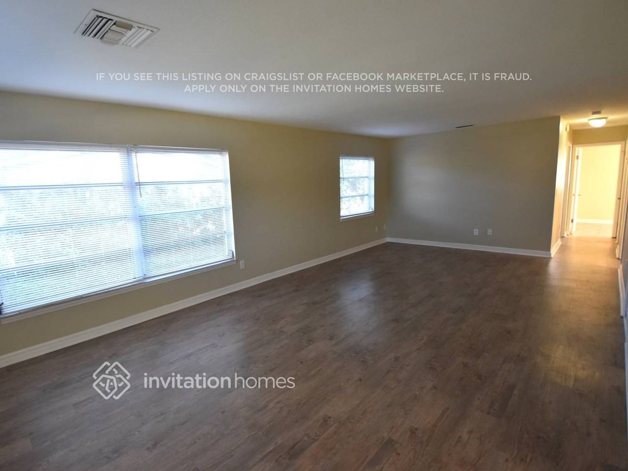 404 Edwin St - Photo 3 of 12