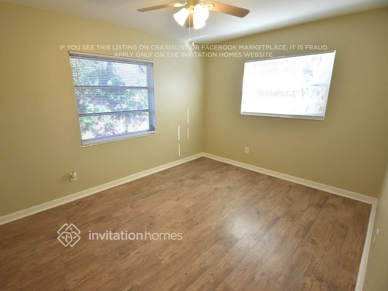 404 Edwin St - Photo 7 of 12