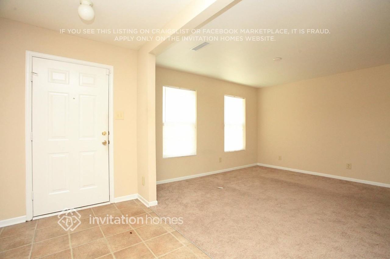 5425 Idlewild Rd N - Photo 2 of 14