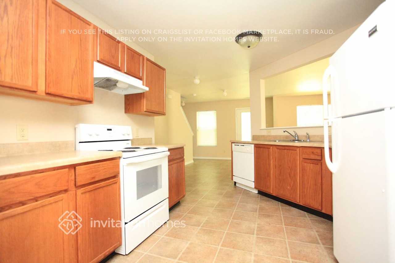 5425 Idlewild Rd N - Photo 6 of 14