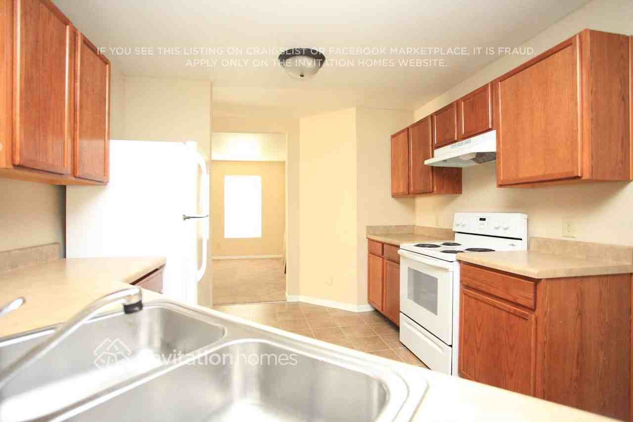 5425 Idlewild Rd N - Photo 7 of 14